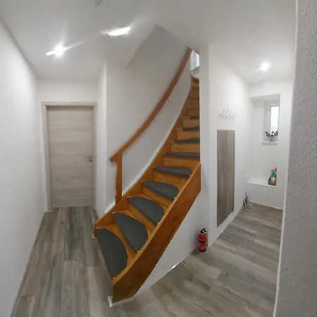Juergkindel Gruene Strasse 6 * קאמנץ