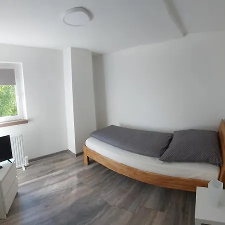 Juergkindel Gruene Strasse 6 * קאמנץ
